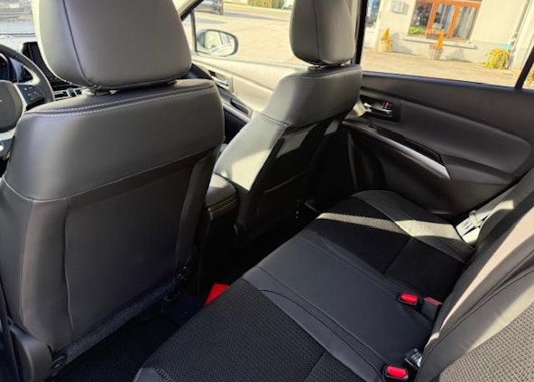 Vehicle image 6 Vehicle image 6