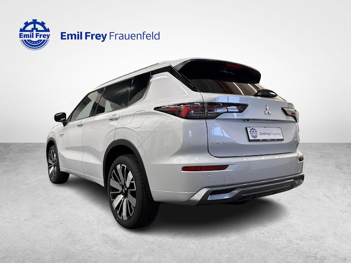 Vehicle image MITSUBISHI OUTLANDER