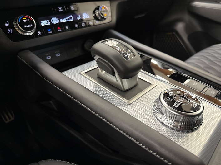 Vehicle image MITSUBISHI OUTLANDER