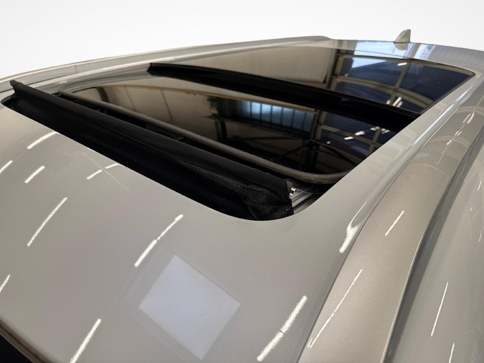 Vehicle image MITSUBISHI OUTLANDER