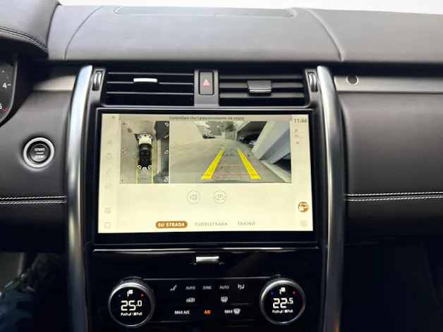 Land Rover Discovery 3.0 D I6 300 R-Dynamic HSE + Gancio traino elettrico e Pneumatici invernali inclusi
