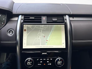 Fahrzeugbild LAND ROVER Discovery 3.0 D I6 300 R-Dynamic HSE + Gancio traino elettrico e Pneumatici invernali inclusi