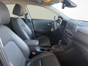 https://vehicle.imgix.net/4175663/4e88abb2-ce2a-4027-9491-da7da9733fec.jpg
