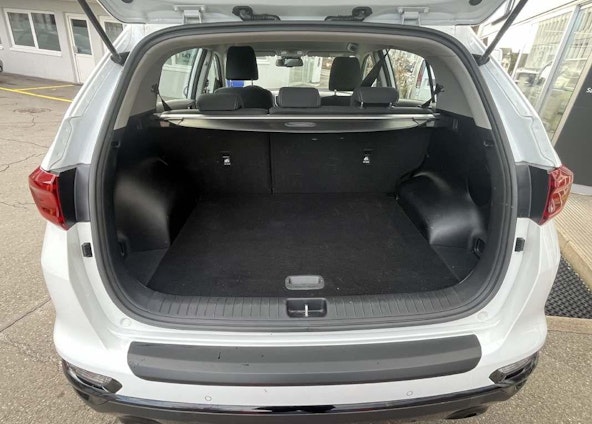 Vehicle image 4 Vehicle image 4