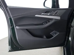 BMW 230e xDrive paddles Active Tourer