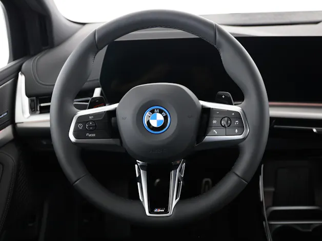 BMW 230e xDrive paddles Active Tourer