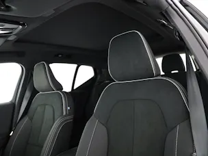 Volvo XC40 2.0 B4 MH Black Edition