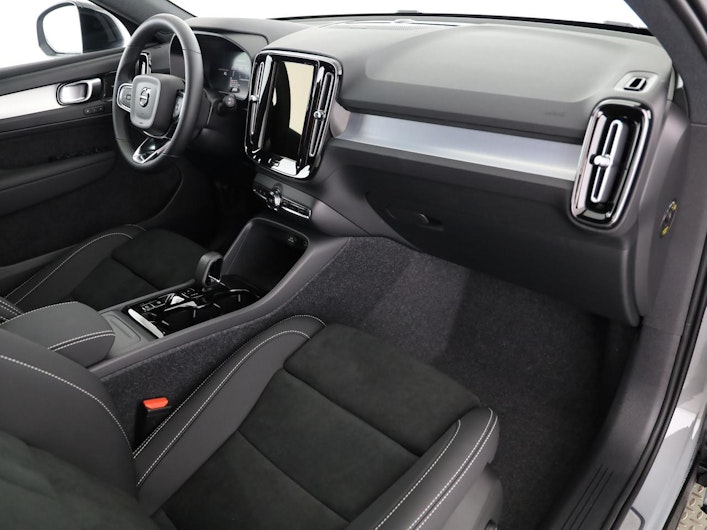 immagine del veicolo VOLVO XC40