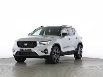 immagine del veicolo VOLVO XC40 2.0 B4 MH Black Edition immagine del veicolo VOLVO XC40 2.0 B4 MH Black Edition