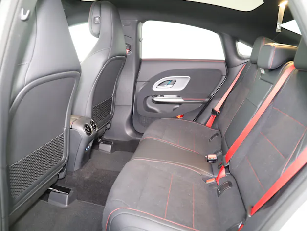 Mercedes-Benz CLA 200 8G-DCT