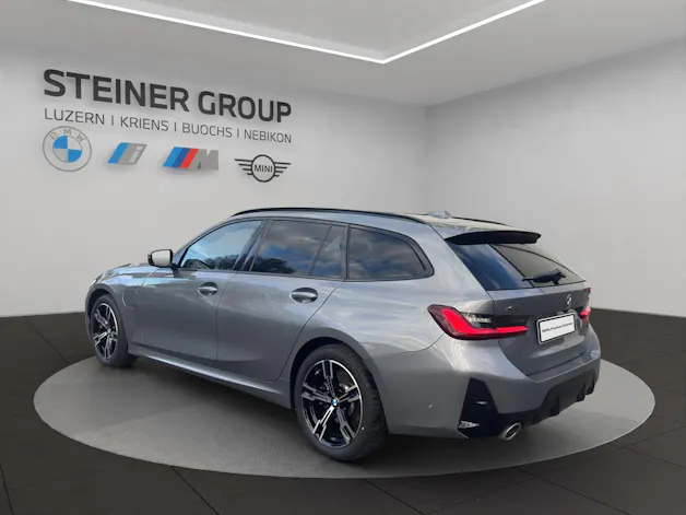 BMW 330e x DriveTouring Steptronic M Sport