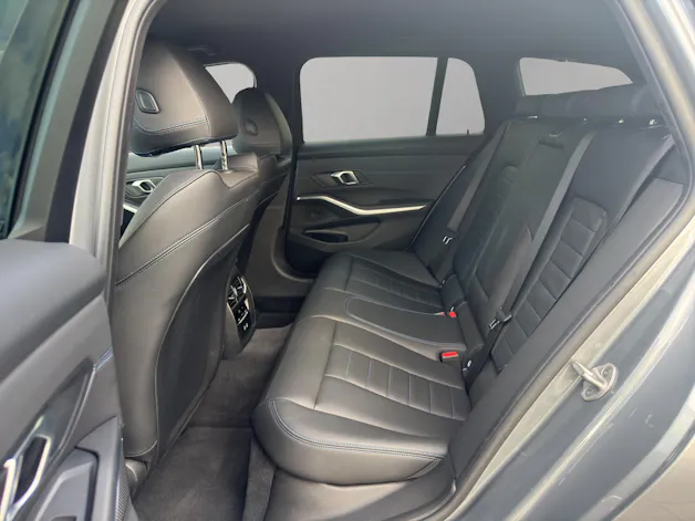 BMW 330e x DriveTouring Steptronic M Sport