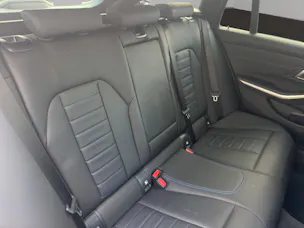 BMW 330e x DriveTouring Steptronic M Sport