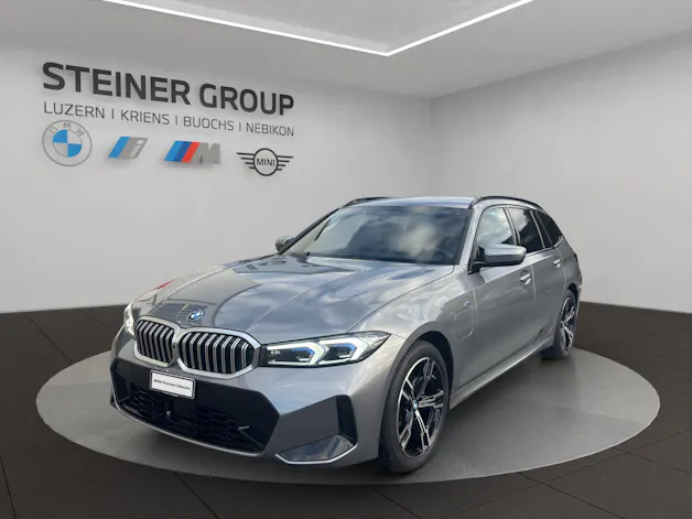 BMW 330e x DriveTouring Steptronic M Sport