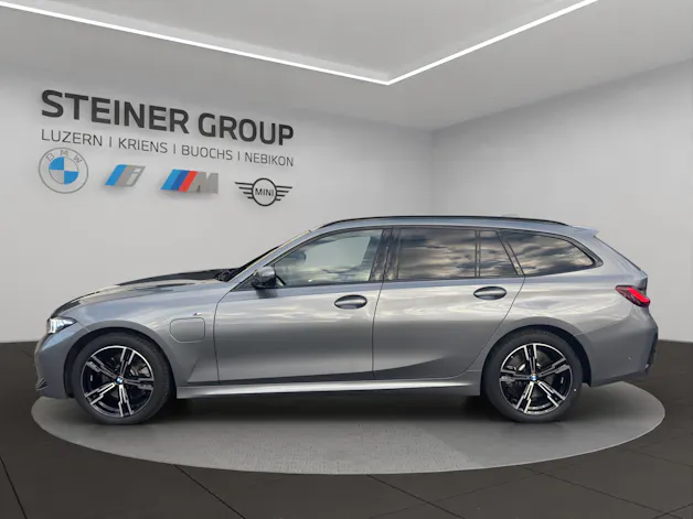 BMW 330e x DriveTouring Steptronic M Sport