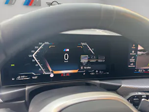BMW 330e x DriveTouring Steptronic M Sport