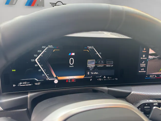 BMW 330e x DriveTouring Steptronic M Sport