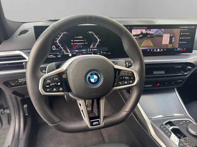 BMW 330e x DriveTouring Steptronic M Sport