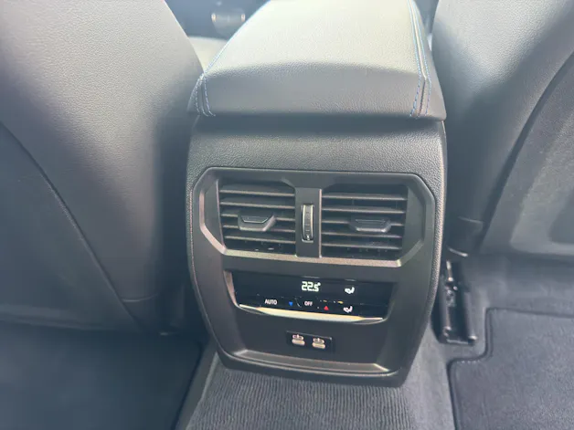 BMW 330e x DriveTouring Steptronic M Sport