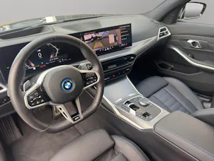 BMW 330e x DriveTouring Steptronic M Sport