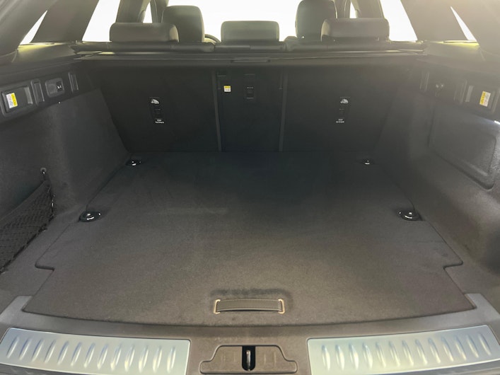 Vehicle image LAND ROVER RANGE ROVER VELAR