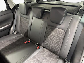 Fahrzeugbild SUZUKI Vitara 1.4 T Sakura Top Hybrid 4x4