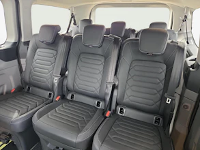 https://vehicle.imgix.net/4176356/c13a293d-79e9-4099-92c1-a1aee1481b12.jpg