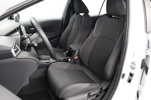 Vehicle image TOYOTA Corolla Touring Sports 1.8 HSD Comfort