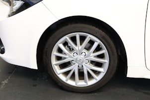 Vehicle image TOYOTA Corolla Touring Sports 1.8 HSD Comfort