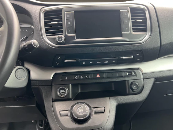 image du véhicule 12 image du véhicule 12