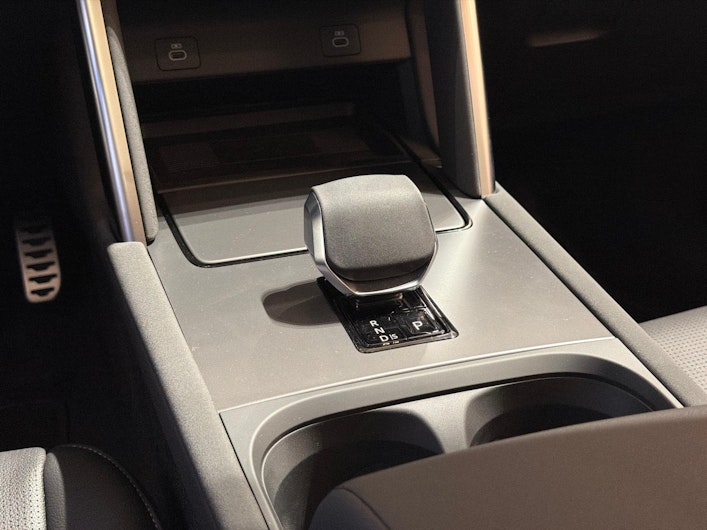 Vehicle image LAND ROVER DISCOVERY SPORT