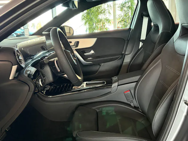 Mercedes-Benz A 220 AMG Line 4m