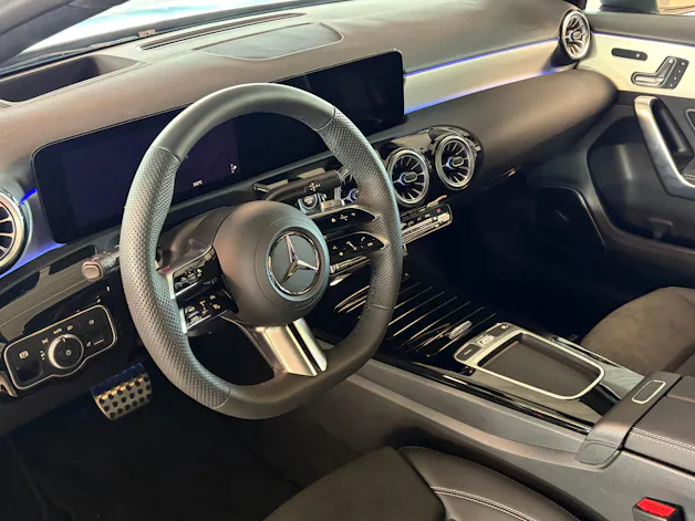Mercedes-Benz A 220 AMG Line 4m