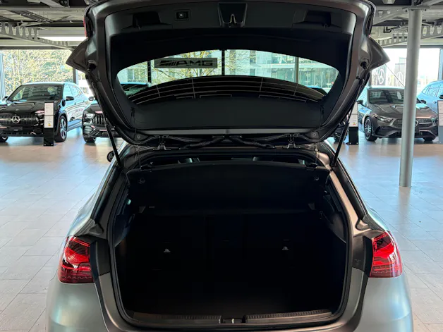 Mercedes-Benz A 220 AMG Line 4m