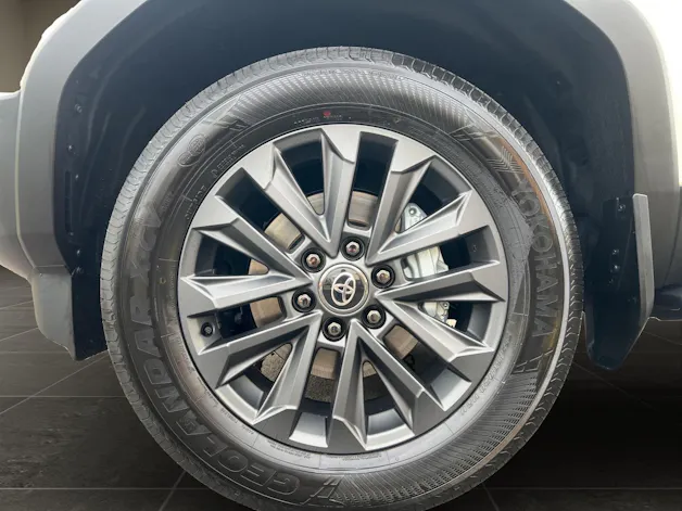 Toyota Land Cruiser 2.8 D 48V Invincible