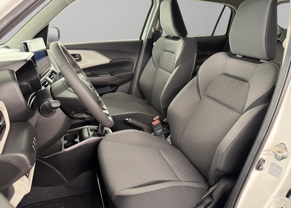 Vehicle image 5 Vehicle image 5