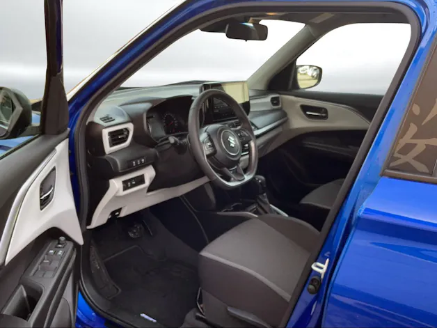 Suzuki Swift 1.2 Sakura Top Hybrid