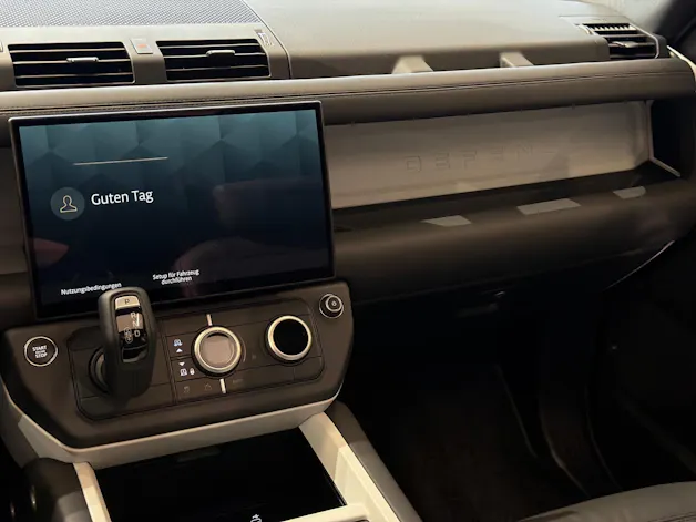 Land Rover Defender 130 3.0 D I6 350 X-Dynamic HSE