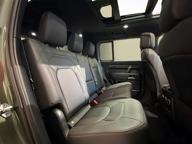 Land Rover Defender 130 3.0 D I6 350 X-Dynamic HSE