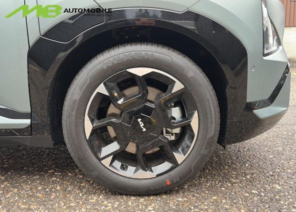 Vehicle image 10 Vehicle image 10