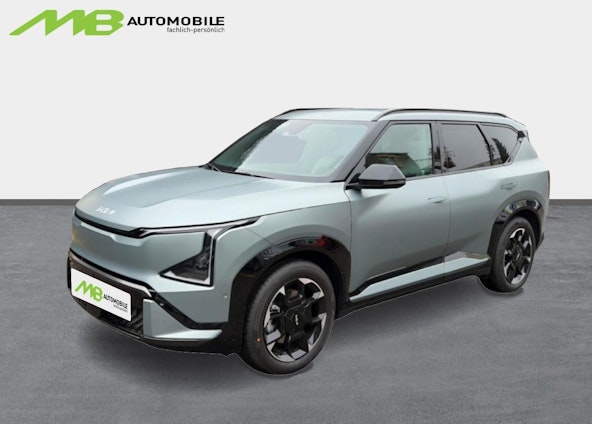 First vehicle image First vehicle image