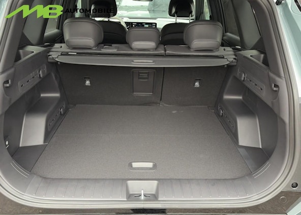 Vehicle image 14 Vehicle image 14