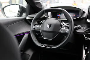 Peugeot 208 1.2 Hybrid 145 GT
