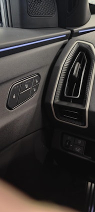 Vehicle image 12 Vehicle image 12