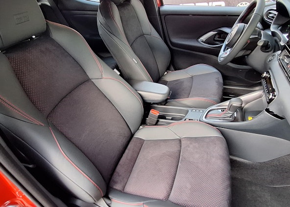 Vehicle image 6 Vehicle image 6