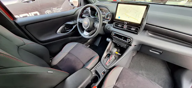 Toyota Yaris 1.5 VVT-i HSD GR Sport
