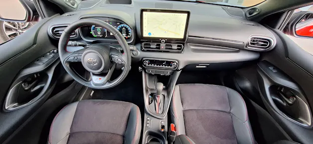 Toyota Yaris 1.5 VVT-i HSD GR Sport