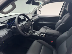 https://vehicle.imgix.net/4176764/a841854a-5579-4868-a1d2-73d41c5d7234.jpg