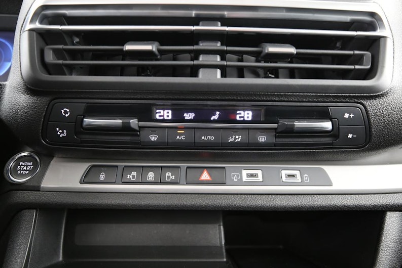 Vehicle image TOYOTA PROACE