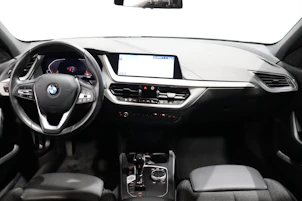 image du véhicule BMW 118i